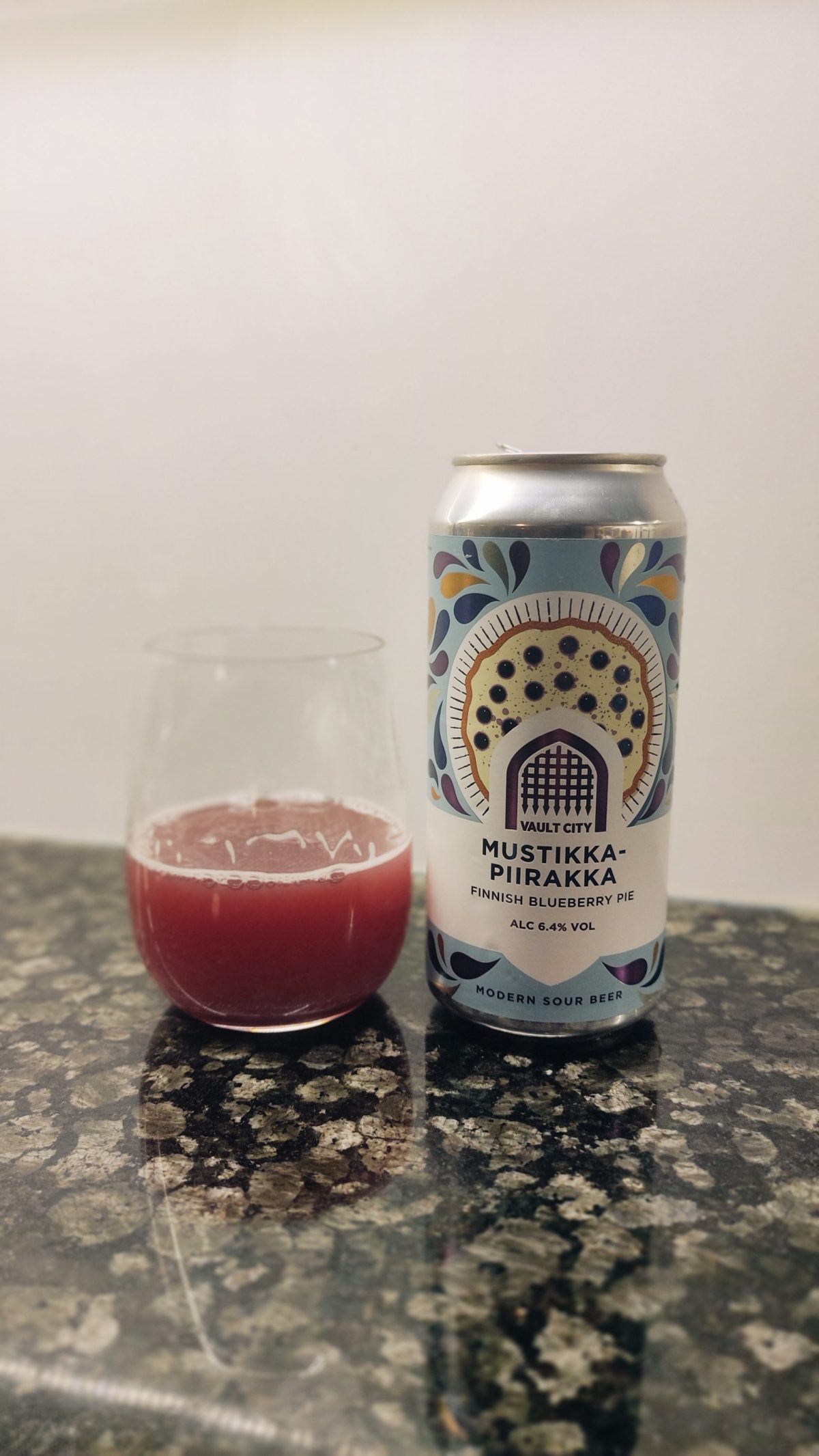 Kuva oluesta Vault City Mustikkapiirakka