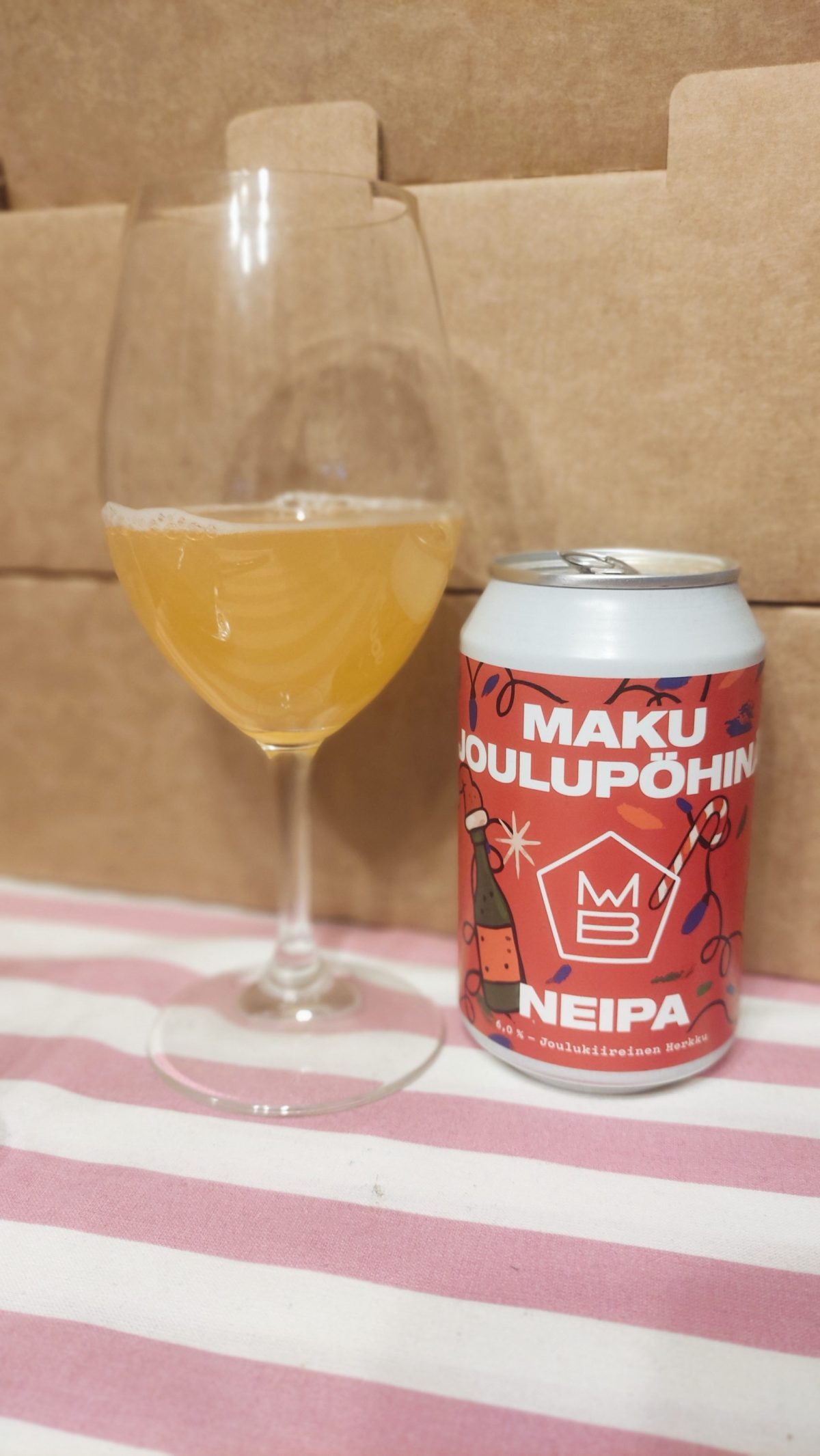 Kuva oluesta Maku Brewing Joulupöhinä NEIPA