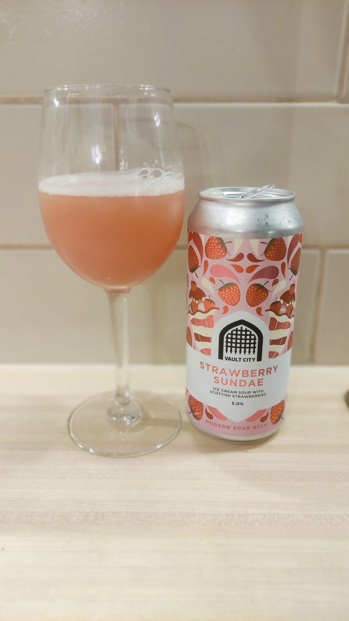 Kuva oluesta Vault City Strawberry Sundae